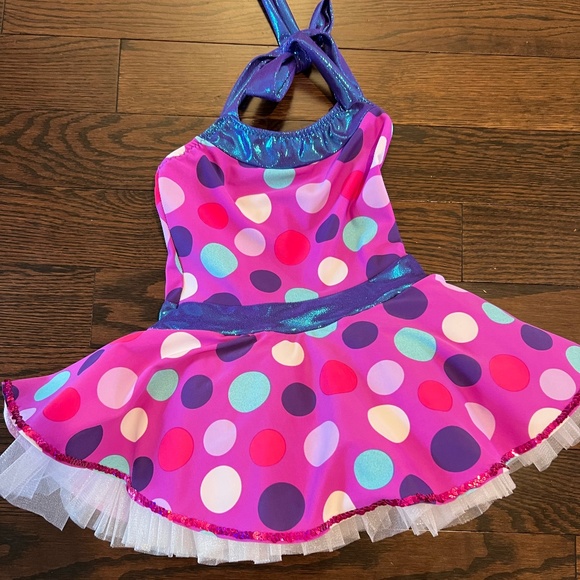 Dance costume - Picture 1 of 2